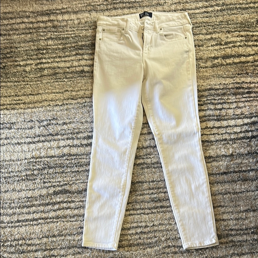 GAP Skinny Jeans with Sleek Fit